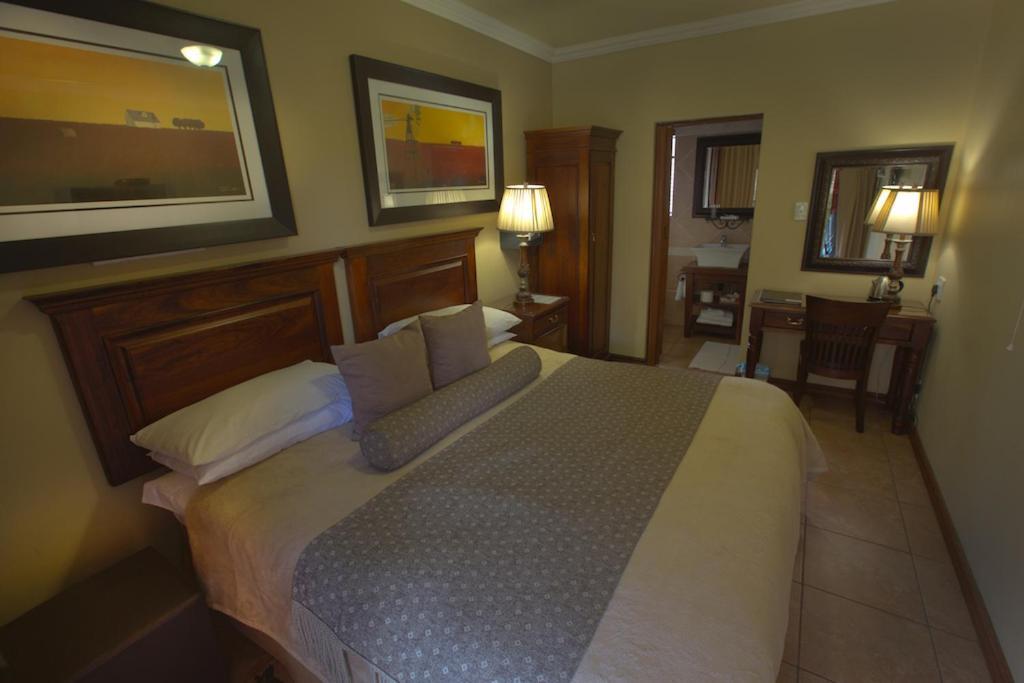 Le Cozmo Guesthouse Johannesburg Exterior photo